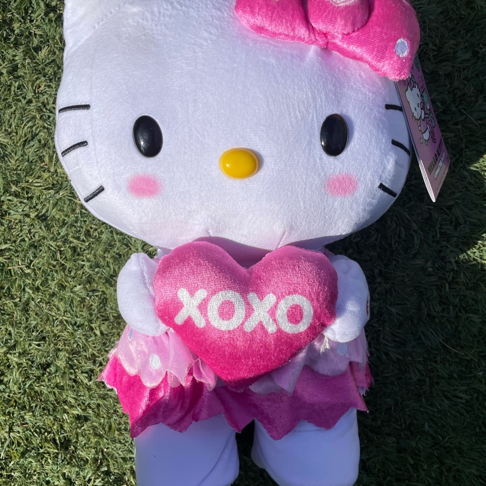 Hello Kitty Plush with Pink Heart